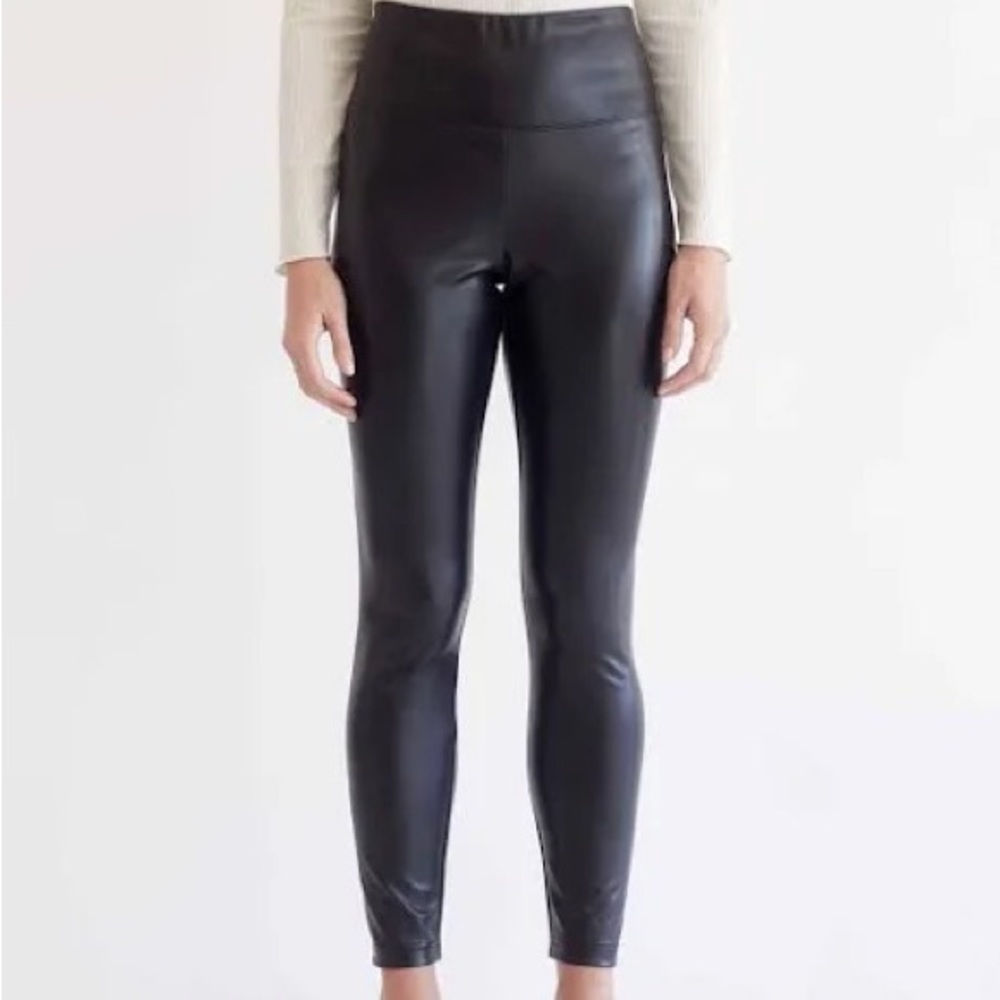 Tahari faux leather leggings sz M